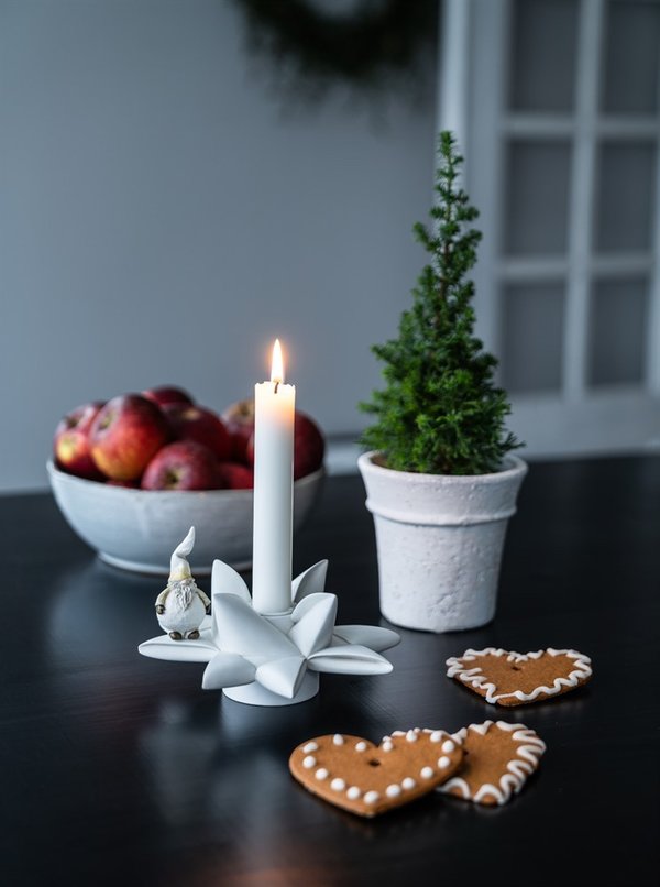 Weihnachtswichtel Dante 6 cm auf Kerzenhalter Tomte Nääsgränsgården